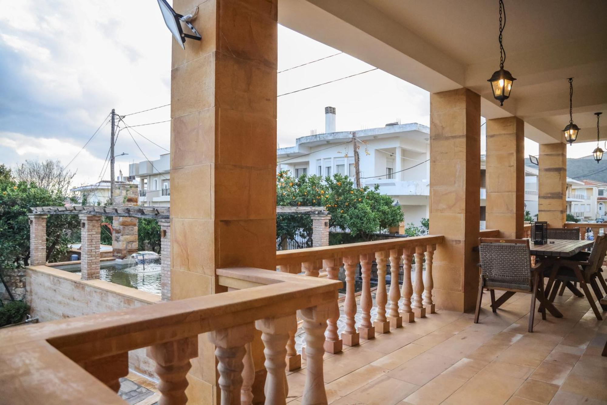 Archontiko Frideriki Luxury Apartments Chios Town Exteriör bild