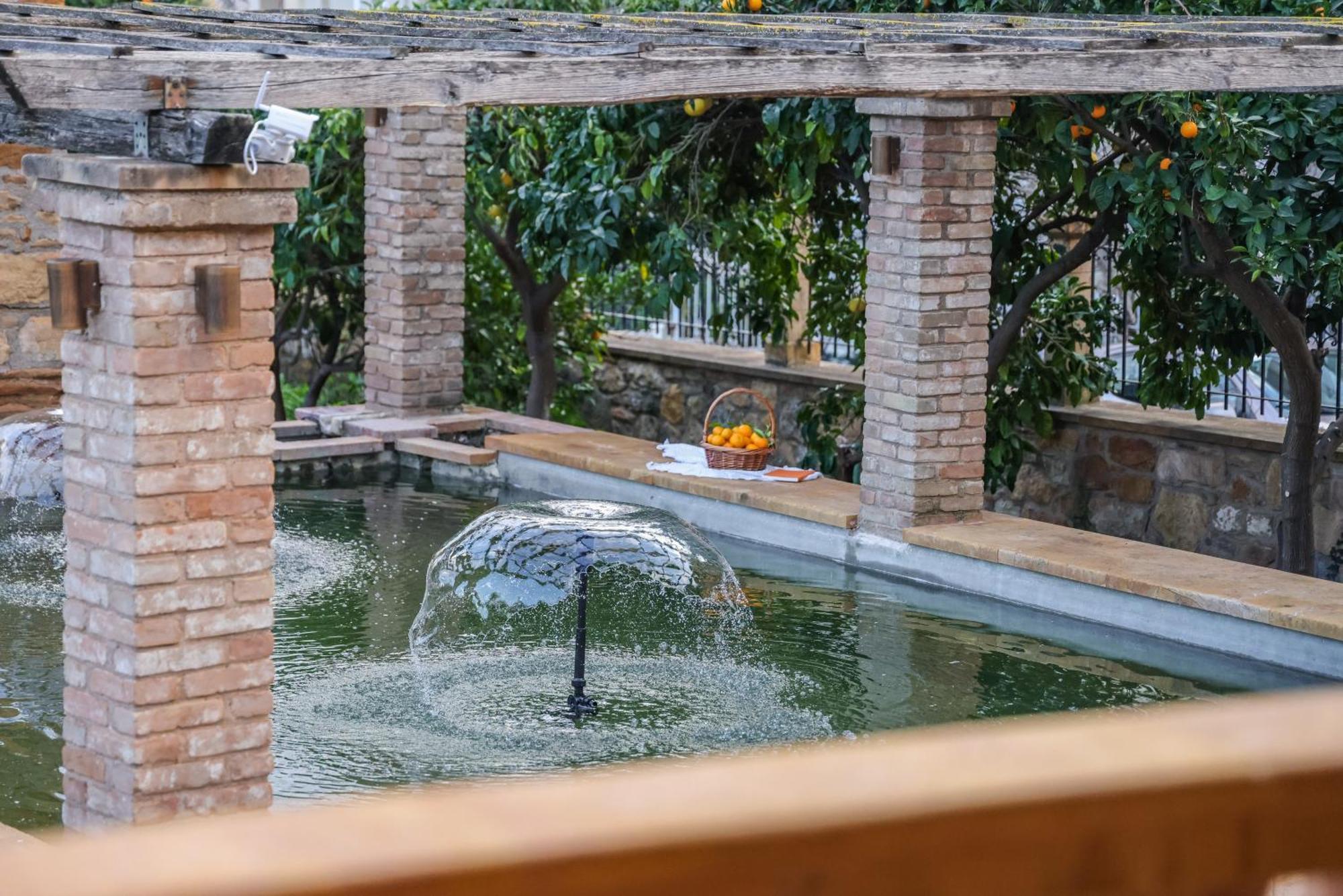 Archontiko Frideriki Luxury Apartments Chios Town Exteriör bild