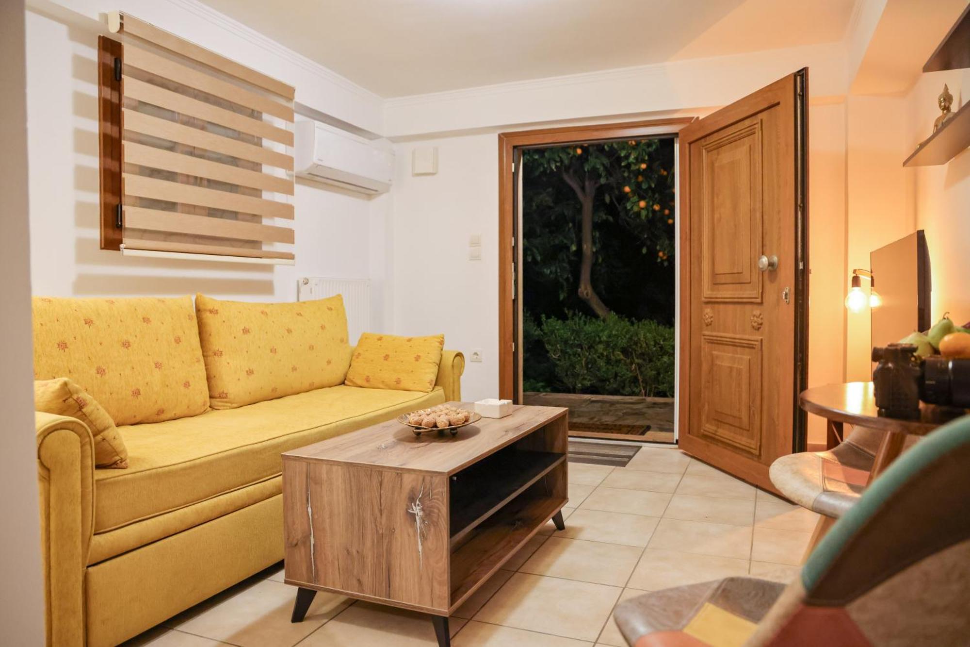 Archontiko Frideriki Luxury Apartments Chios Town Exteriör bild