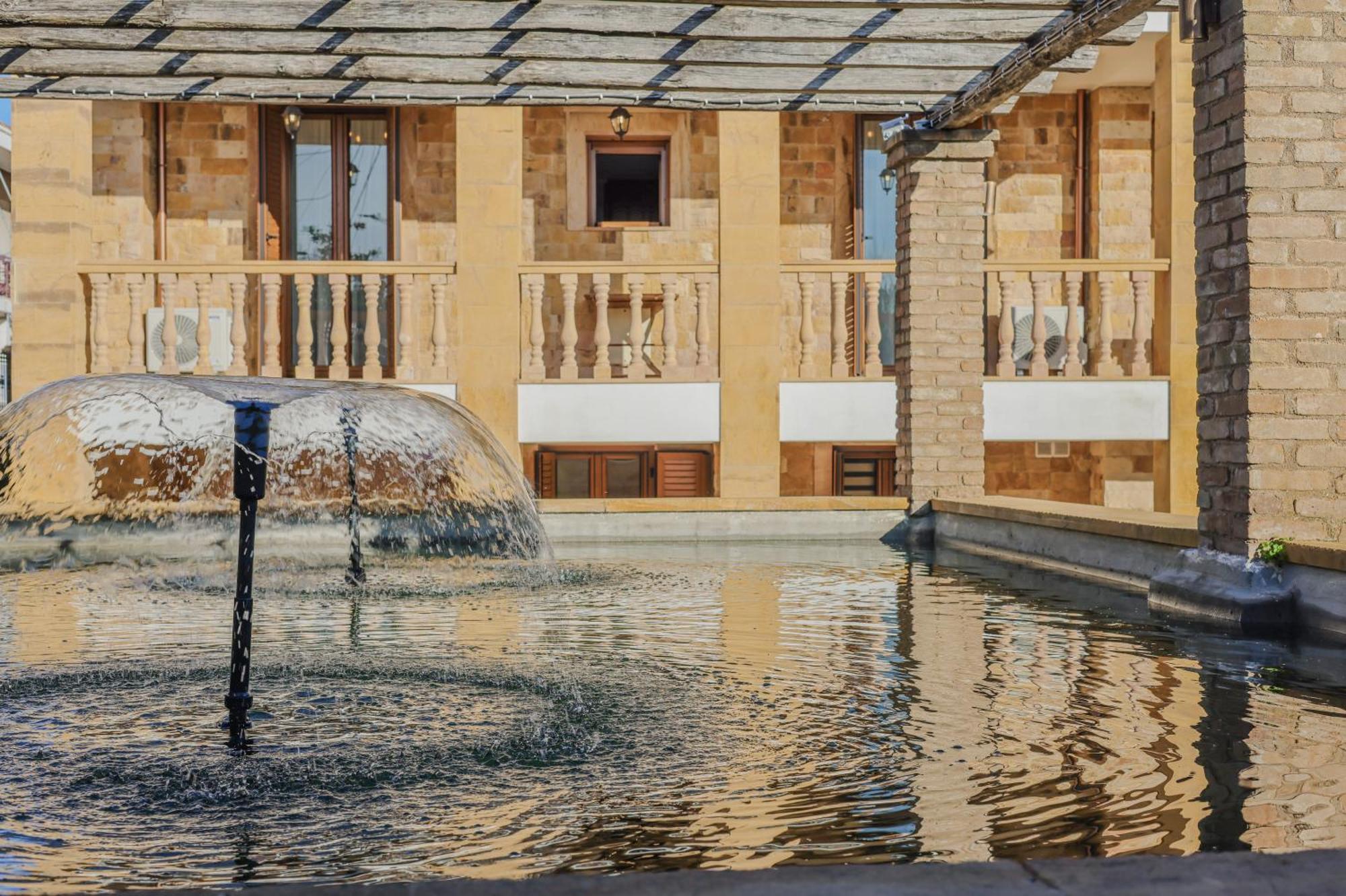 Archontiko Frideriki Luxury Apartments Chios Town Exteriör bild