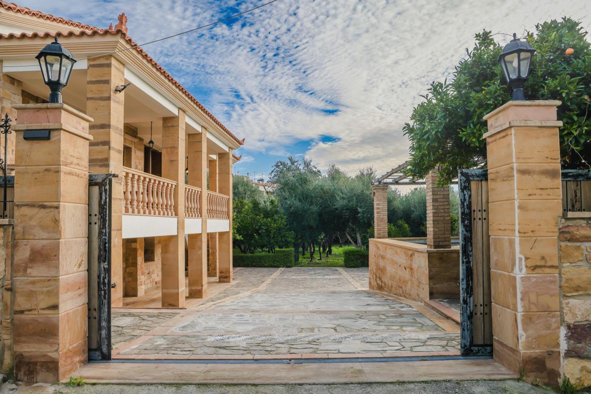 Archontiko Frideriki Luxury Apartments Chios Town Exteriör bild