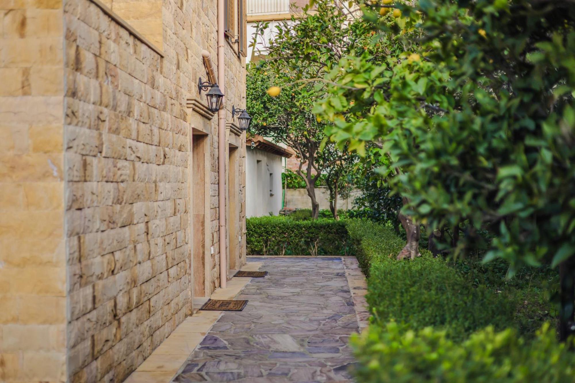 Archontiko Frideriki Luxury Apartments Chios Town Exteriör bild