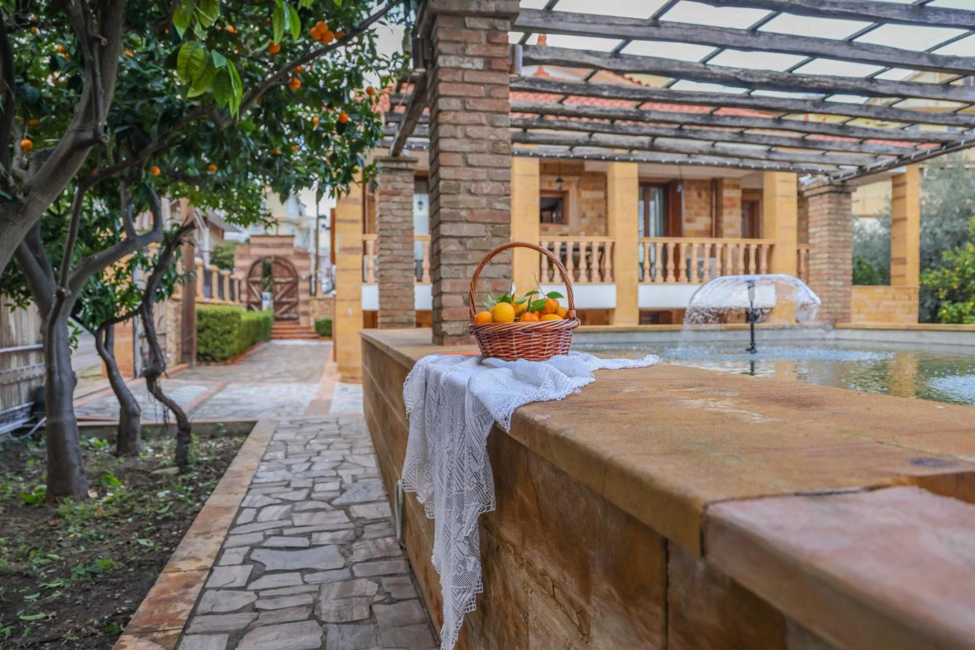 Archontiko Frideriki Luxury Apartments Chios Town Exteriör bild